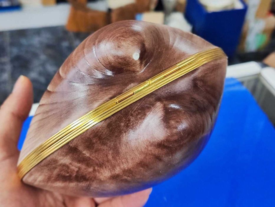 Голяма порцеланова кутия Limoges във формата на мида