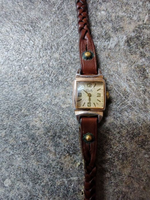 Ceas dama ani 1960 .17rubine