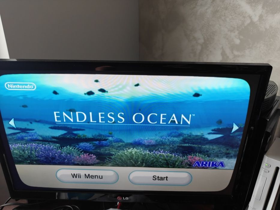 Nintendo wii complet cu 2 jocuri