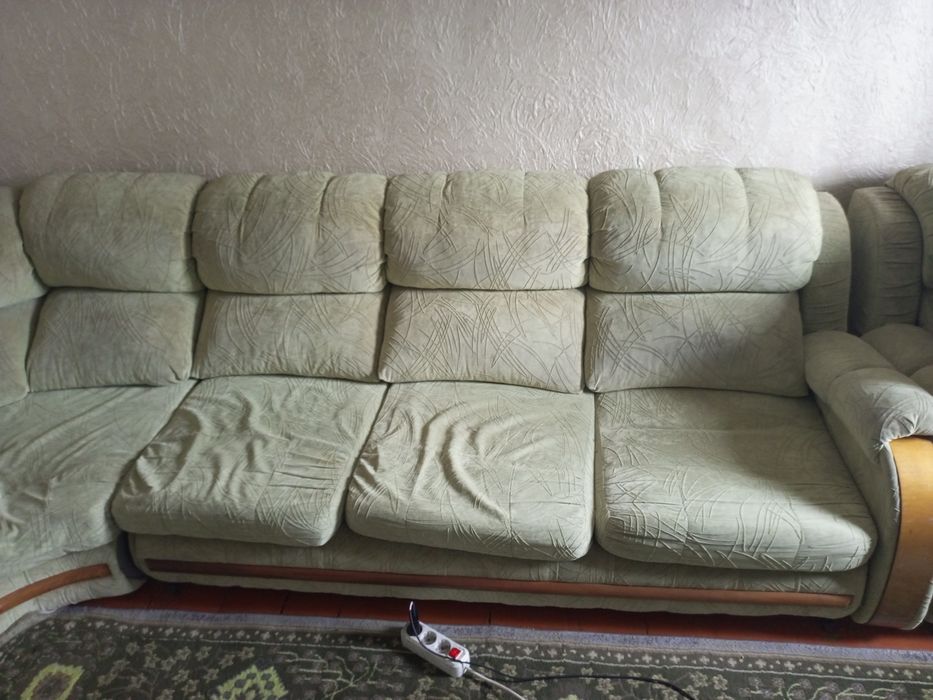 Продам диван угловой