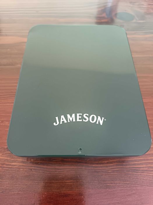 Продавам шишенце за алкохол JAMESON