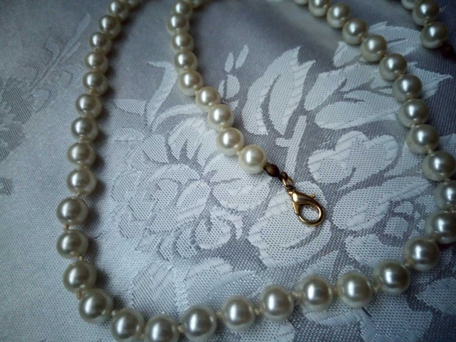 Colier perle naturale albe aurii , antic .