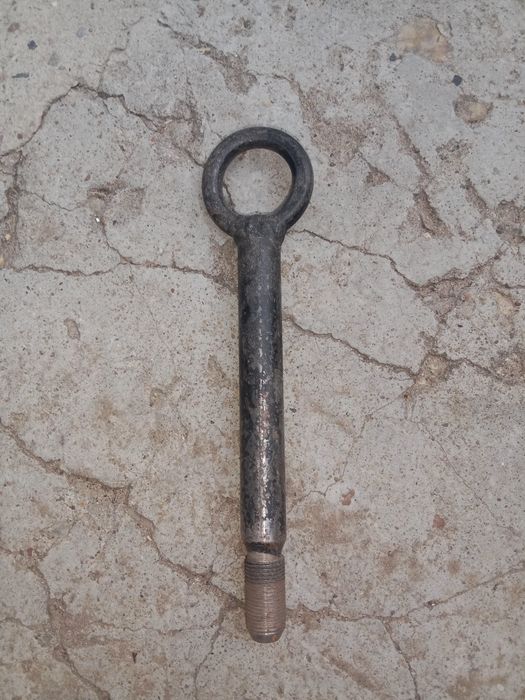 Продам буксировочный болт Лада приора.