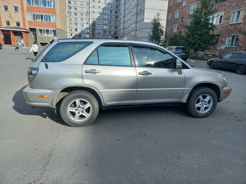 Продам лексус рх300
