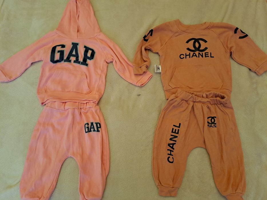 Два комплекта маркови детски