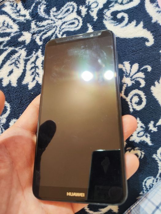 Huawei mate 10 lite  perfect funcțional.