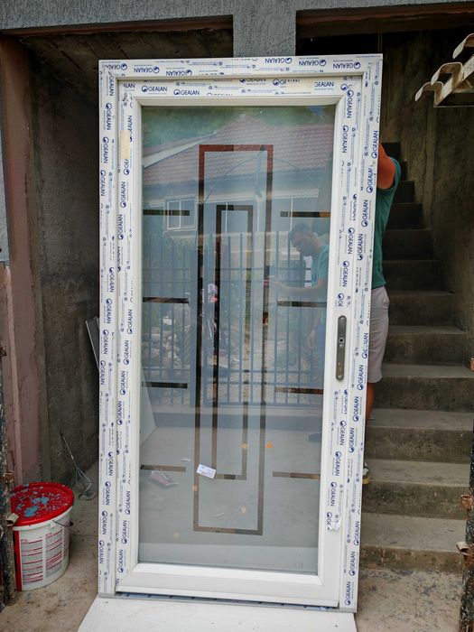 Tamplarie pvc-usi acces