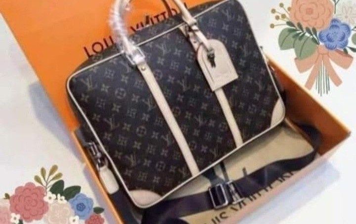 Geanta laptop unisex, curea reglabila, saculet, etichetă