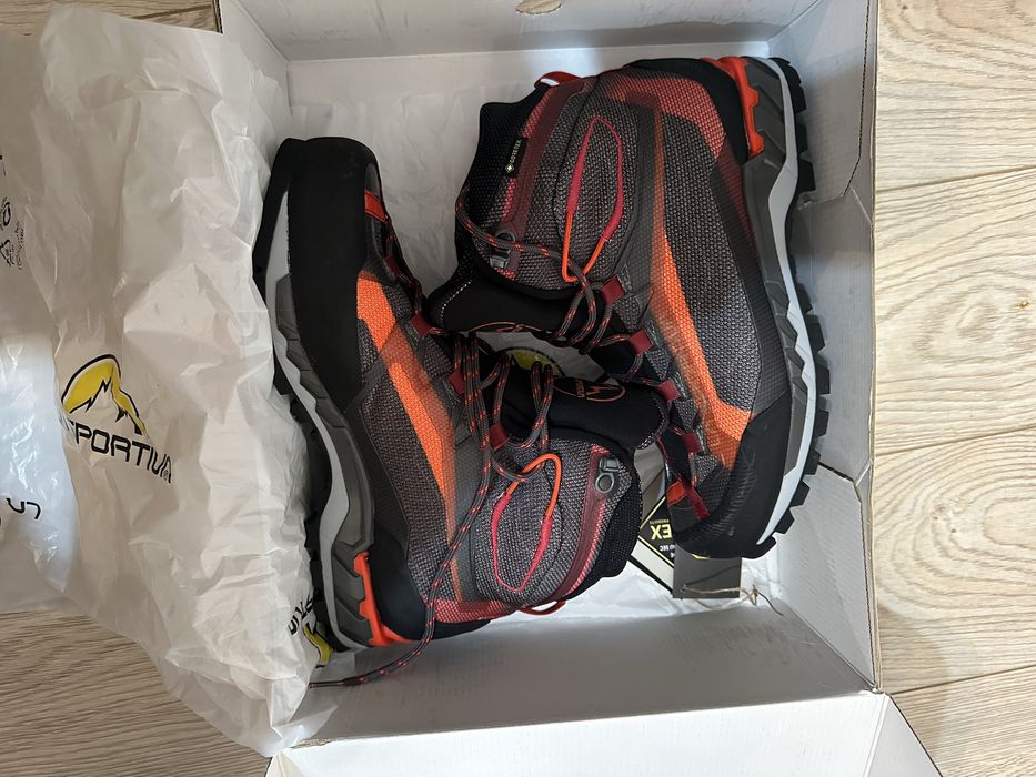 Bocanci drumetie Lasportiva 39 1/2