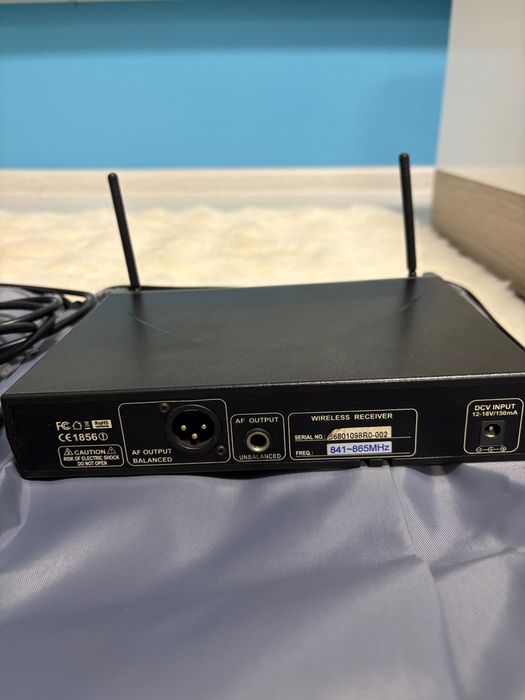 Продавам комплект микрофон JTS