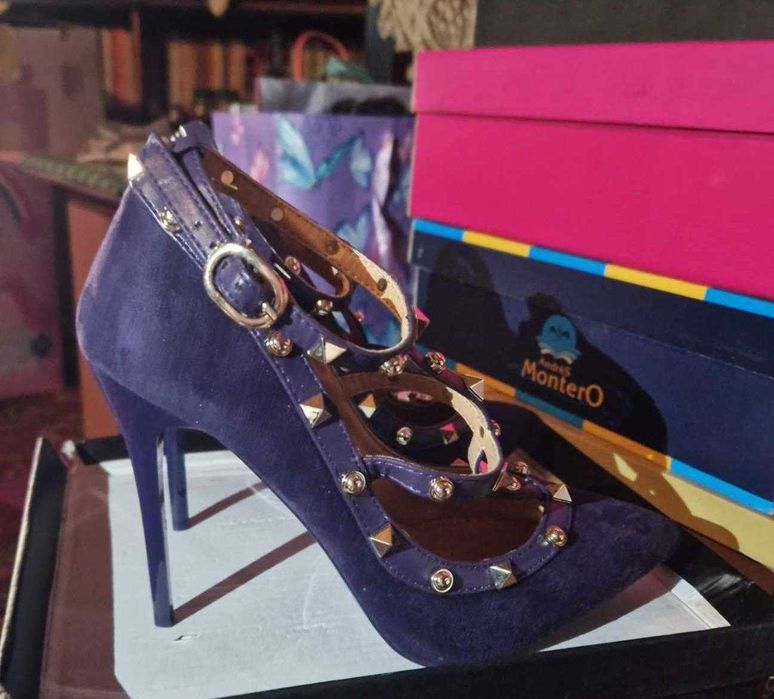 Секси обувки на висок ток STILETTO - чисто нови, елегантни, остър връх