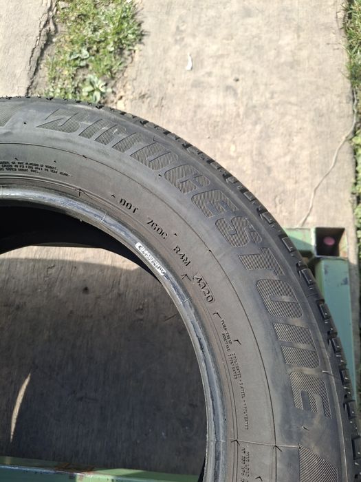 2 Anvelope de vară  235 60 r18 Bridgestone