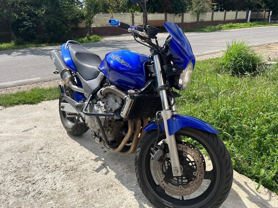 Vând  sau schimb honda hornet