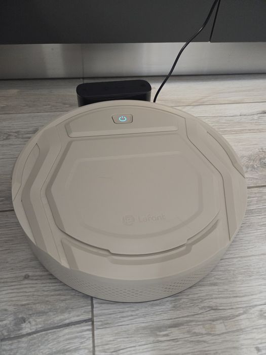 Robot aspirator Lefant