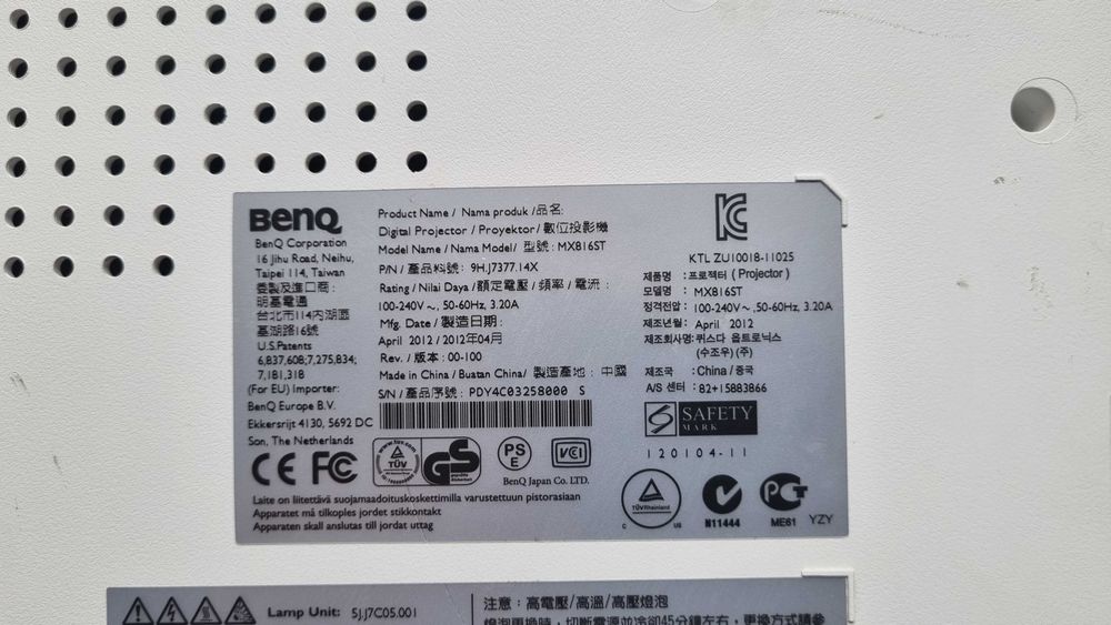 Videoproiector BenQ MX816ST -3D/HDMI/Contrast 13000:1/3000 ANSI Lumeni