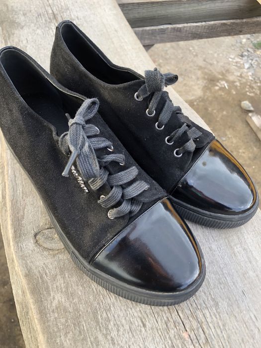 Продам кроссовки