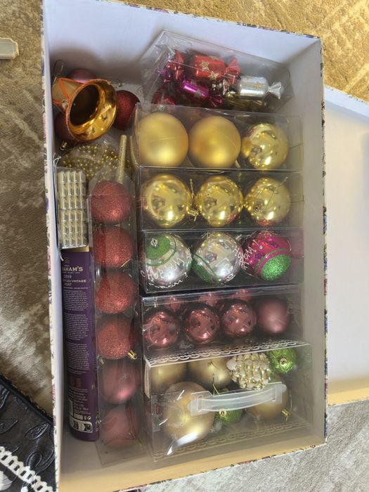 Новогодняя елка с игрушками