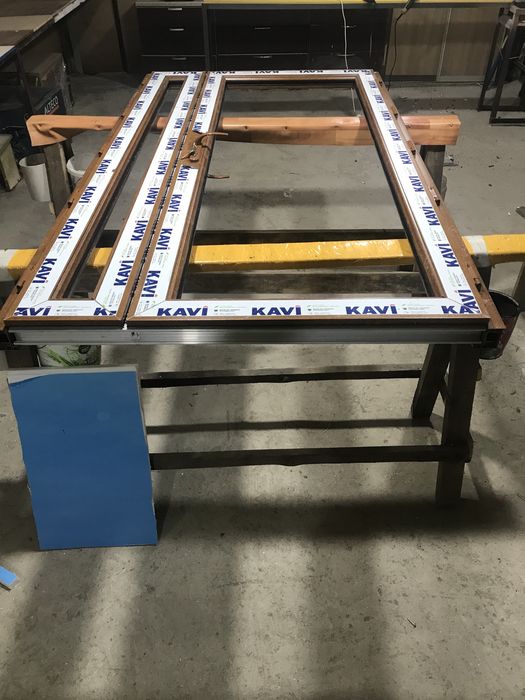 Пластиковые двери