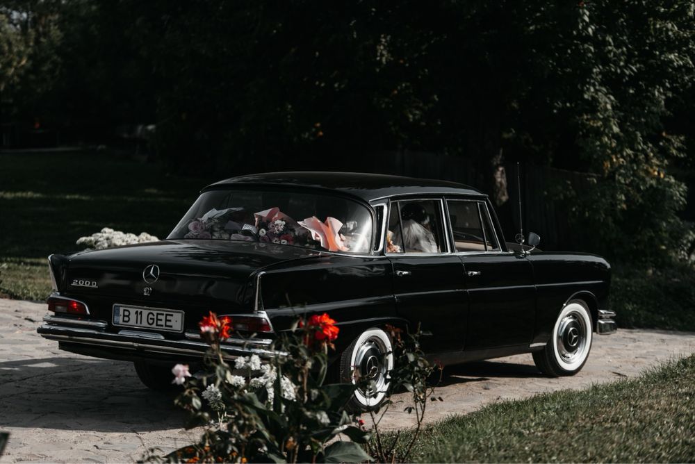 Masini de epoca pentru evenimente