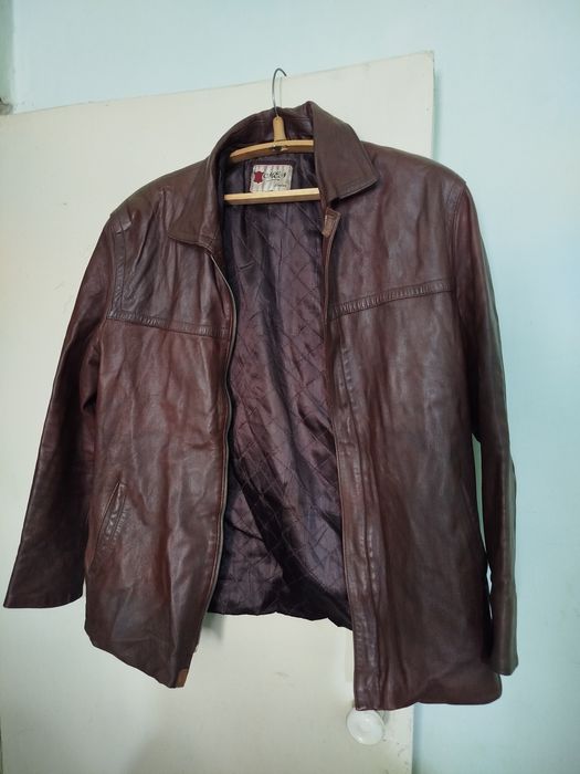 Продам кожаные куртки.