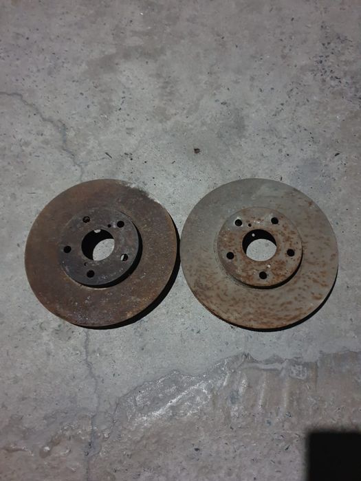 Передние тормозные диски Toyota Camry