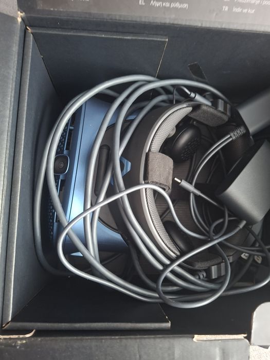 Kit VR HTC VIVE Cosmos PC , laptop  ca Noi