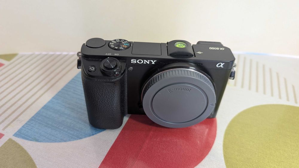 Продавам фотоапарат Sony A6000 – без обектив (body)