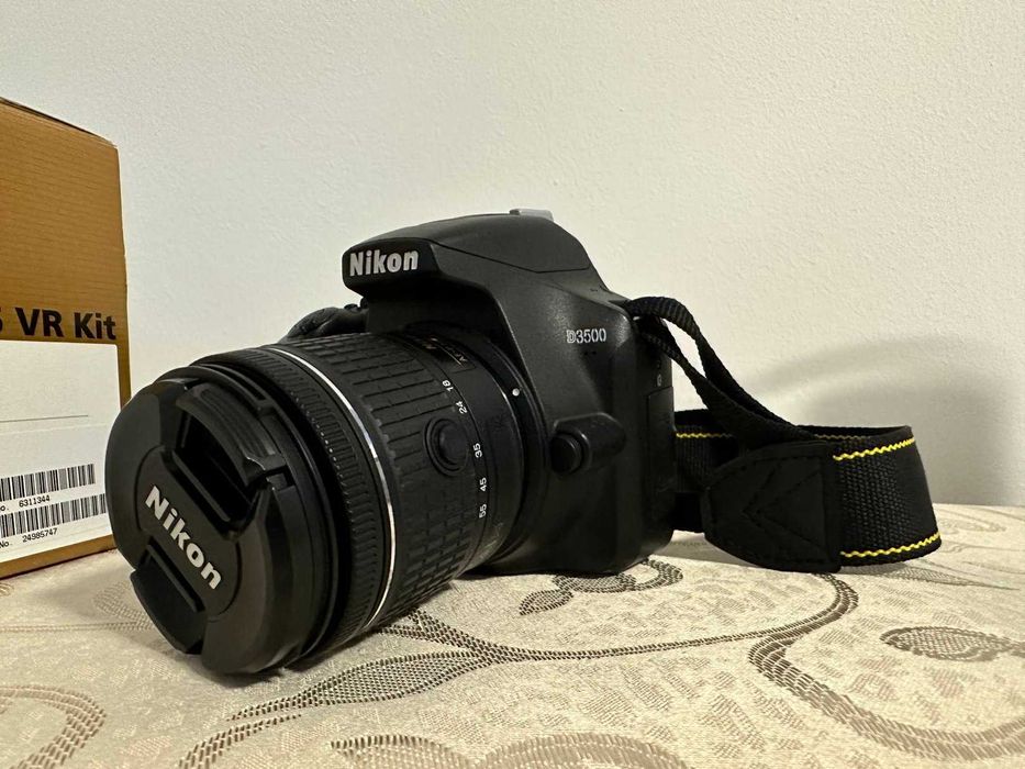 Aparat Nikon D3500 cu Obiective