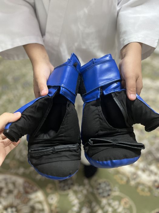 Форма для рукопашки,щитки для ног,и перчатка