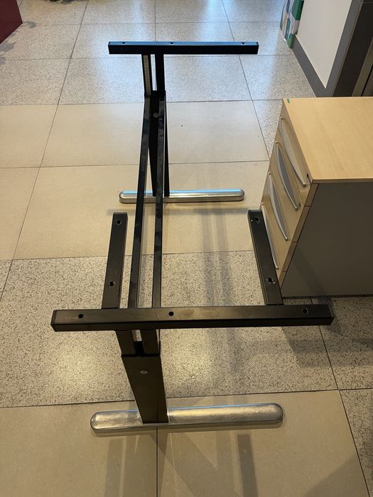 Продаютя столы офисные