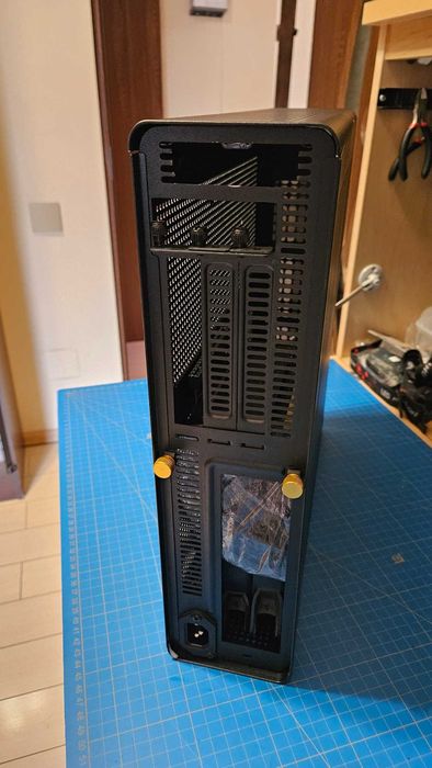 Vand carcasa pc Fractal Ridge black