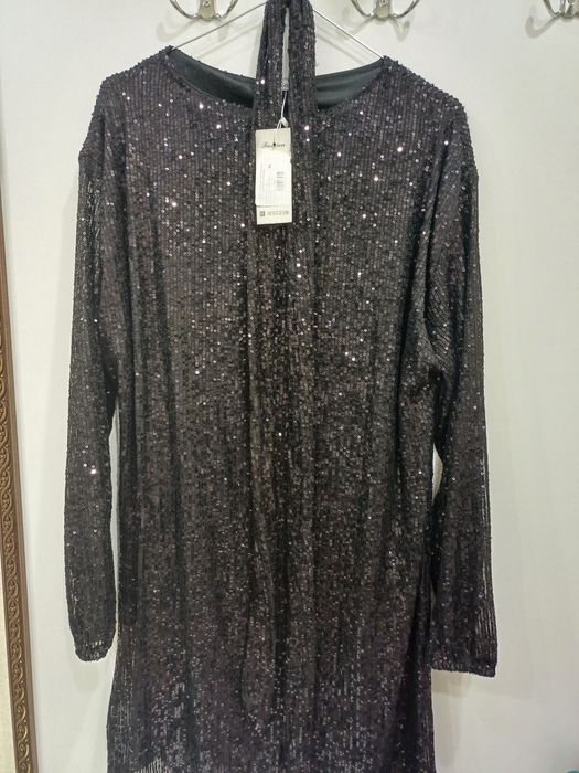 Продам вечернее платье новое.