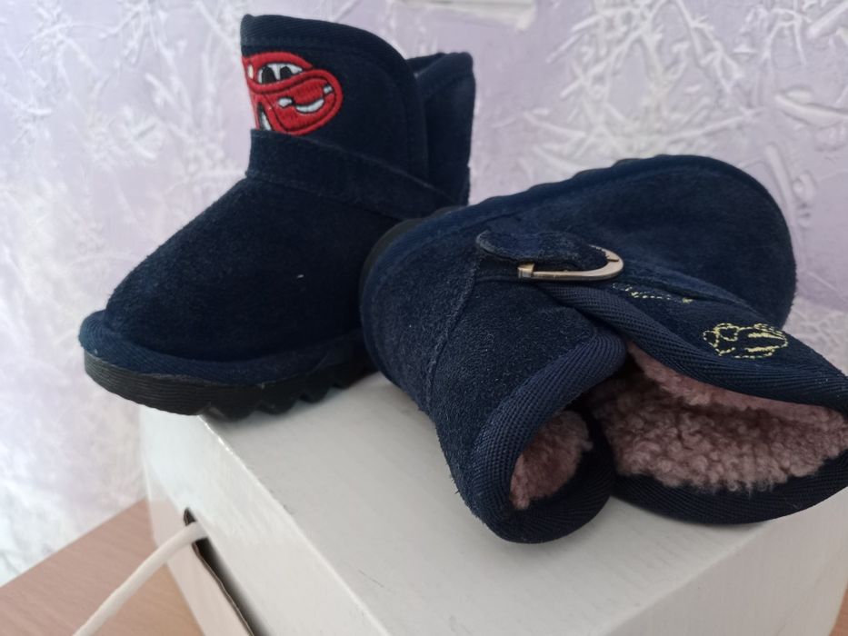 Продам угги детские