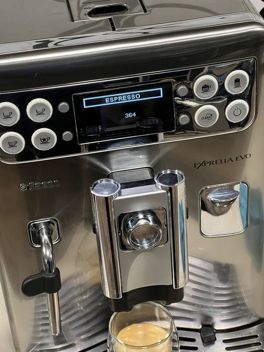 Кафемашина кафе автомат Saeco Exprelia evo с гаранция