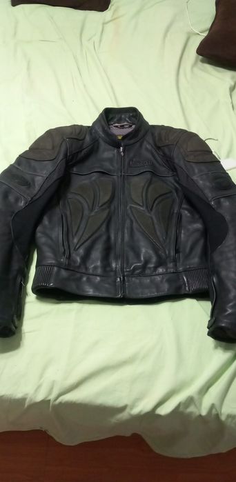 Geaca mărimea M  cișmea mărimea 41