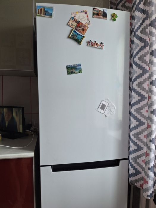 Продам холодильник