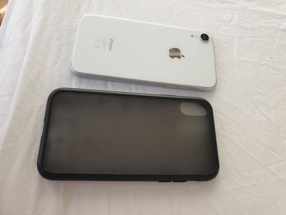 iPhone XR с пукнат екран