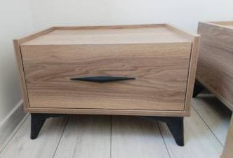 Продавам комплект нощни шкафчета ASOS