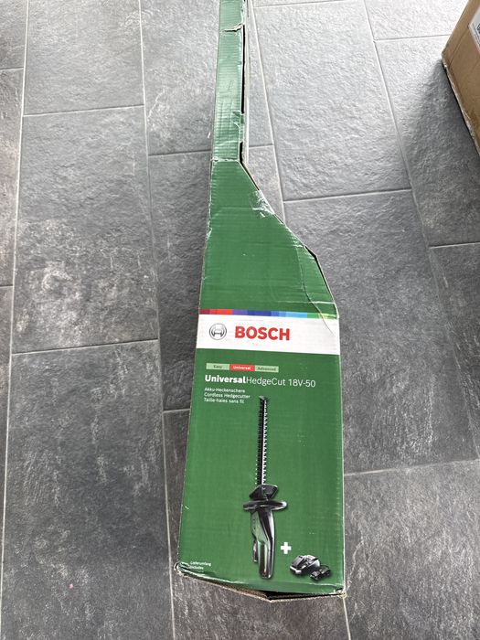 Trimmer de gard viu fara fir UniversalHedgeCut 18-50