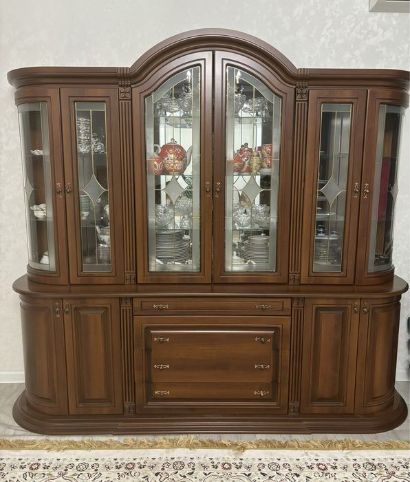 Продам стенку в отличном состояний