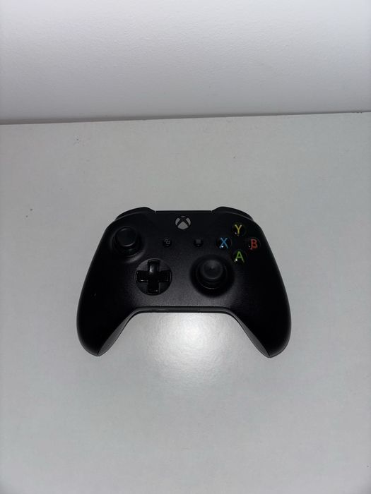 Vând XBOX ONE X Black Edition 1 TB IMPECABIL + 6 jocuri