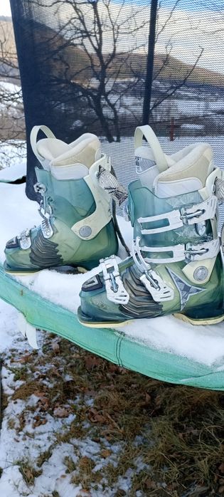 Clăpari mărimea 37