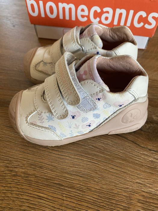 Papuci Biomecanics 21