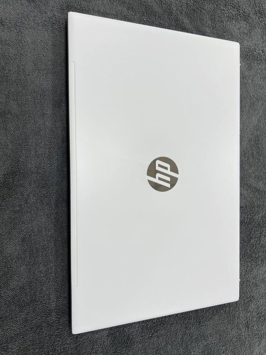 Notbok HP pavilion 15  Ryzen 7   (8 yadro) 16patok (SSD 1 TB)