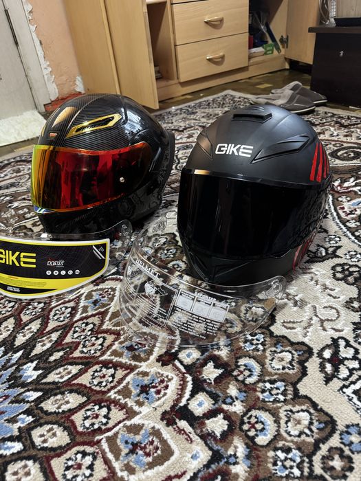 Мото шлем , два мото шлема