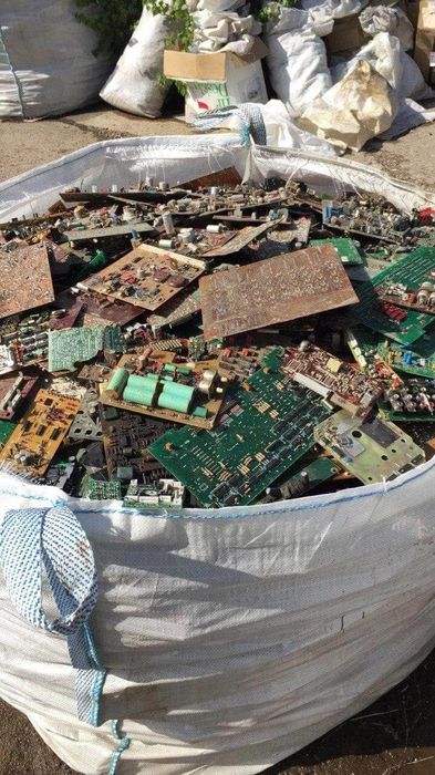 Пункт приёма радиодетали и платы