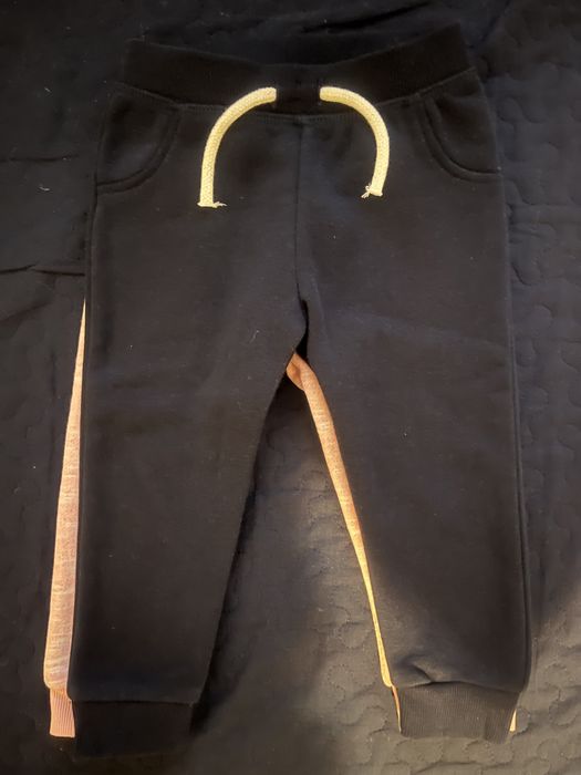Pantaloni copii marimea 86 noi 30 de lei 2 buc
