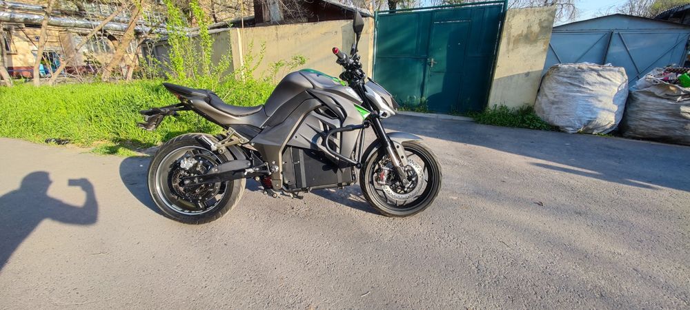 Электромотоцикл Kawasaki Z1000.