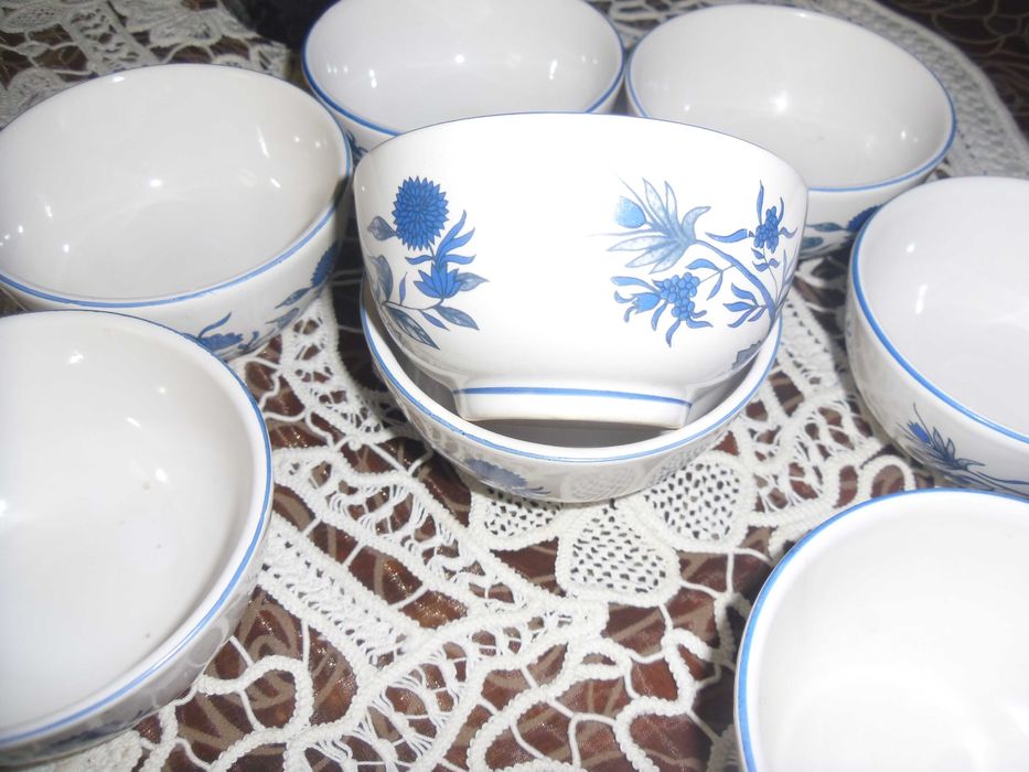 Boluri 7 buc, portelan pictat