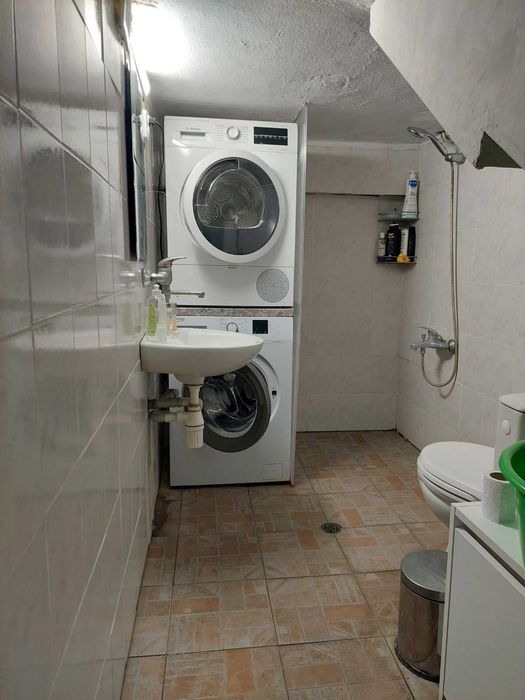 Дава се под наем Етаж от къща в Русе, Център - 70 кв.м за 357 € - Снимка #7